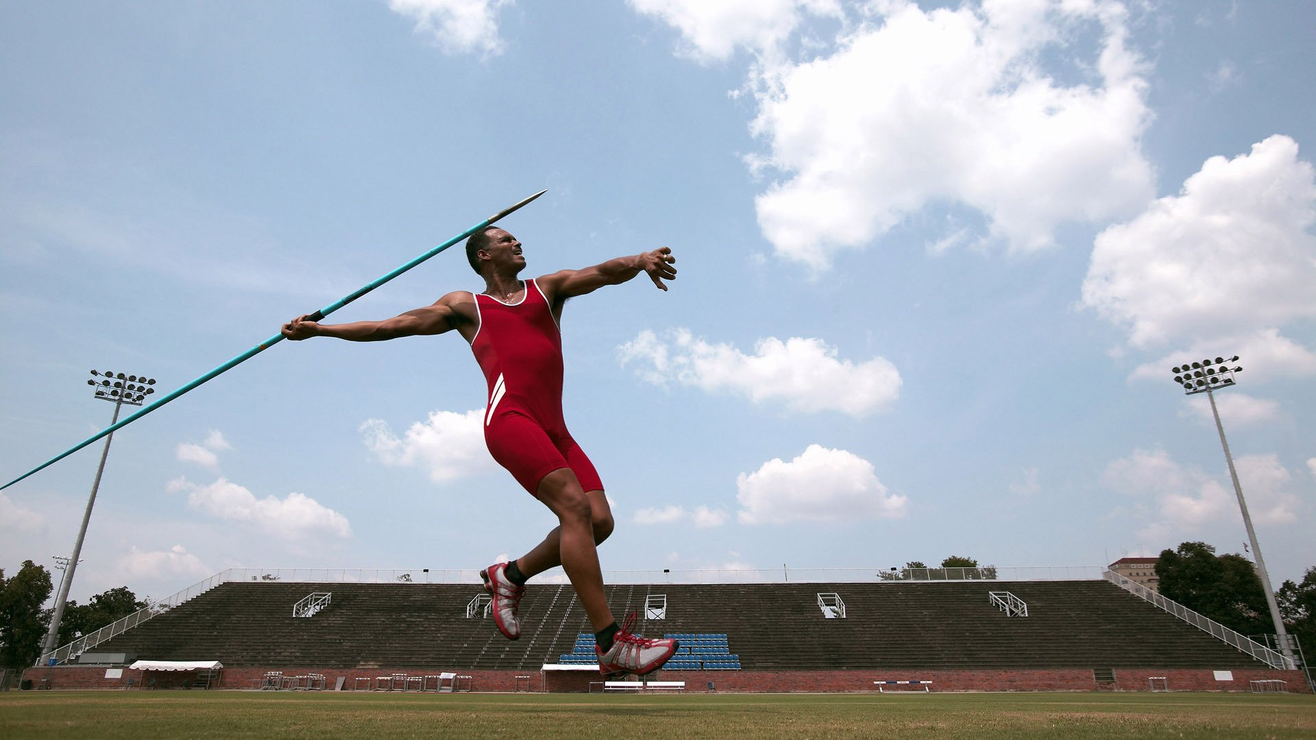 博尔特复出疑云四起，本人亲自回应：没计划参赛，博尔特现况