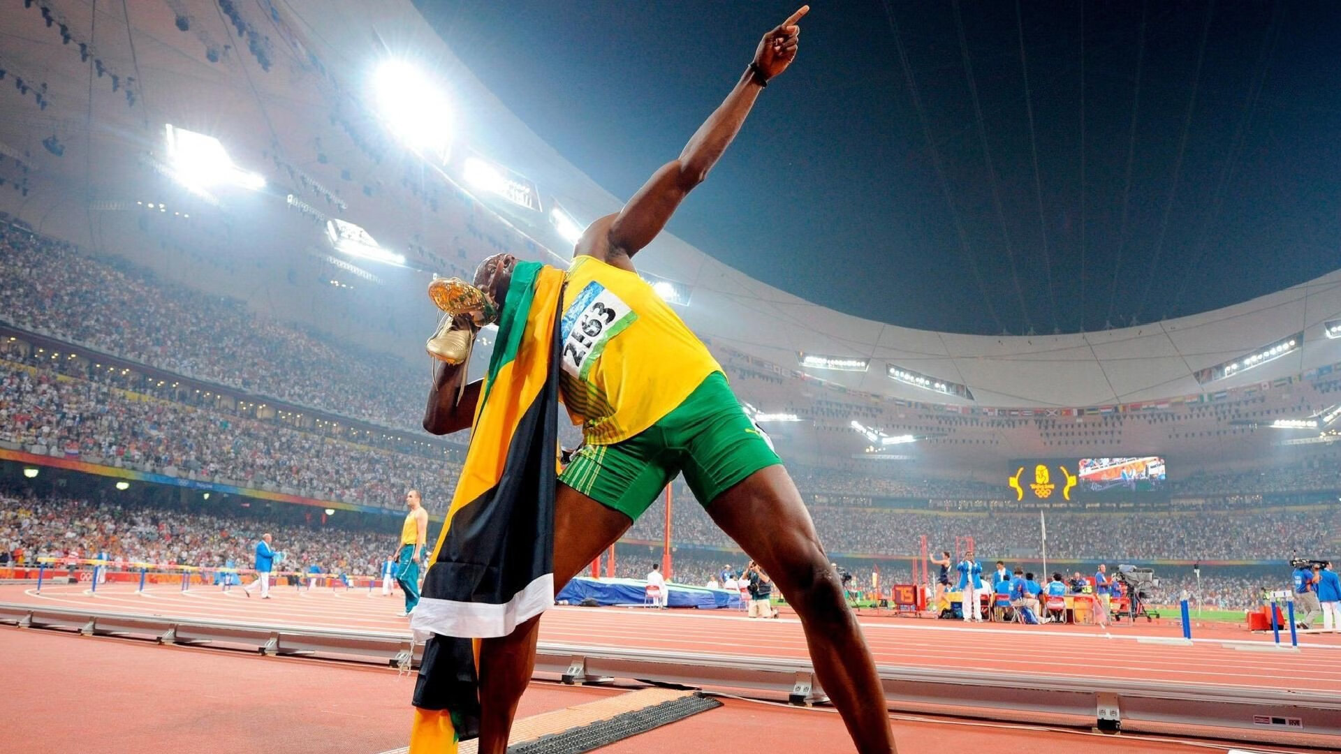 西甲:巴萨4-1冲击榜首,莱万连续两场破门,巴萨对战莱万特